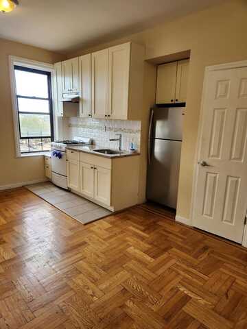 15517 Sanford Avenue, Flushing, NY 11355