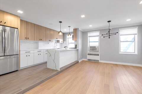 67-12 Yellowstone Blvd, Forest Hills, NY 11375