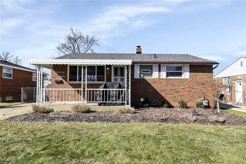 6420 Lockhaven Drive, Brook Park, OH 44142