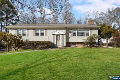 754 Koch Peak Avenue, Washington, NJ 07676