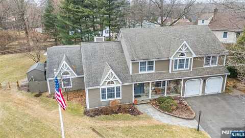 10 Maple Court, Ramsey, NJ 07446