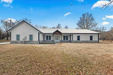 981 Elm Circle, Chouteau, OK 74337