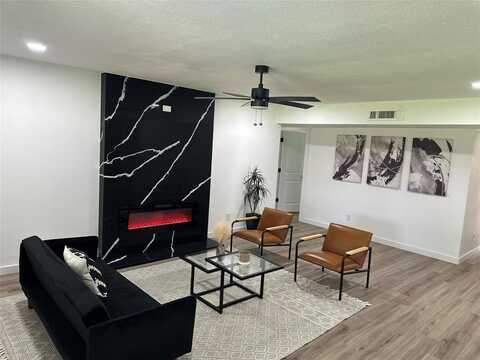 6305 Pine Street, Rowlett, TX 75089
