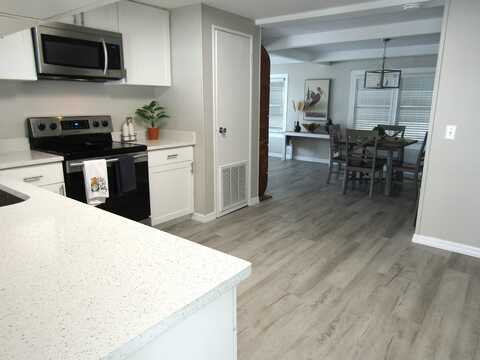 1 Dron Court, Fort Myers, FL 33908