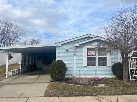 44 Quail St, Rochester Hills, MI 48309