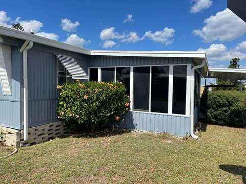 477 Lake Henry Circle, Winter Haven, FL 33881