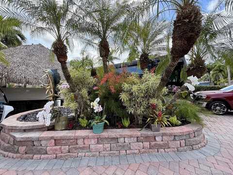426 NW Chipshot Lane, Port Saint Lucie, FL 34986