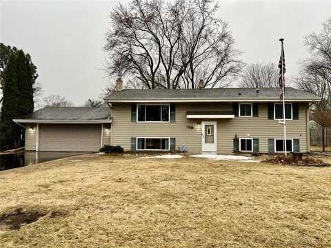 4548 Oak Leaf Drive, Vadnais Heights, MN 55127