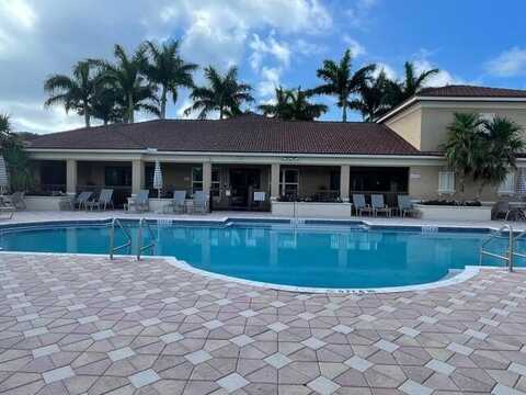 615 Villa Circle, Boynton Beach, FL 33435