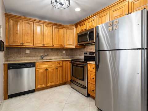 900 Flanders S, Delray Beach, FL 33484
