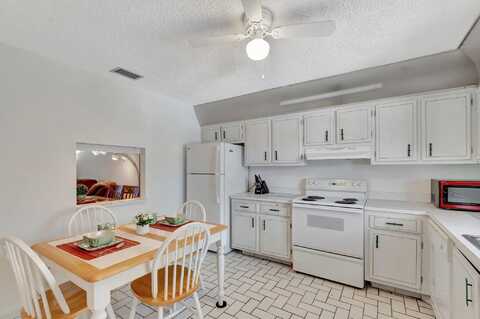 233 Down East Lane, Lake Worth, FL 33467