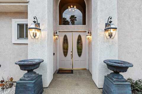 1566 Plantation Way, El Cajon, CA 92019