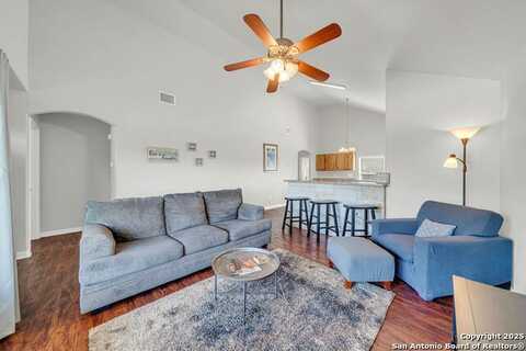 428 Kings Dr, Canyon Lake, TX 78133