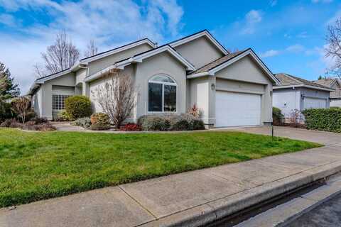 744 Fernwood Drive, Medford, OR 97504