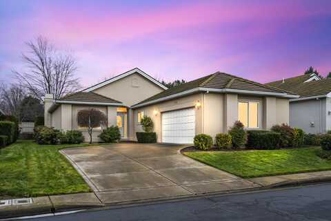 703 Summerwood Drive, Medford, OR 97504