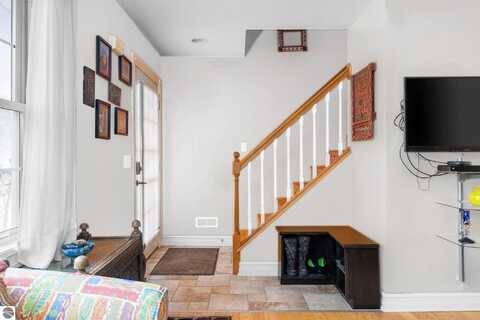 713 Lake Avenue, Traverse City, MI 49684
