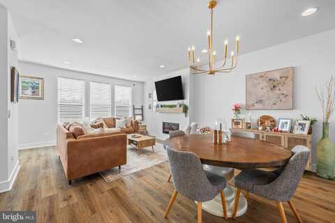 111 WAKE ROBIN CT, LAKE FREDERICK, VA 22630