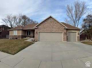 1055 E WRIGHT, Sandy, UT 84094