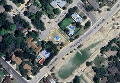 1000 N Laurelwood Drive, Kerrville, TX 78028