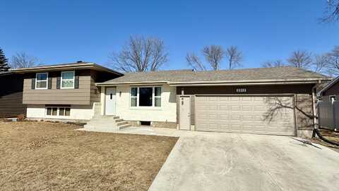 2213 SE 13th Avenue, Aberdeen, SD 57401