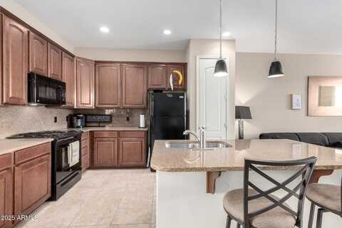 250 W Queen Creek Road, Chandler, AZ 85248