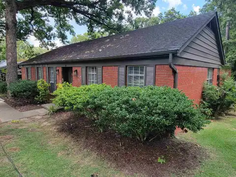 23 McGovern Drive, Little Rock, AR 72205