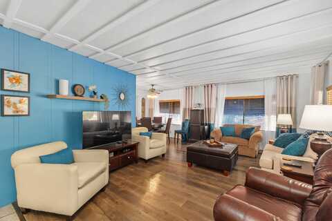315 Tomahawk Street, Palm Springs, CA 92264