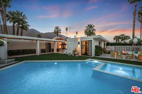 994 E Balboa Cir, Palm Springs, CA 92264