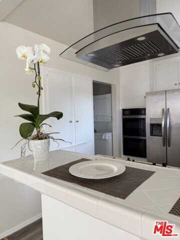 8331 W Manchester Ave, Playa Del Rey, CA 90293
