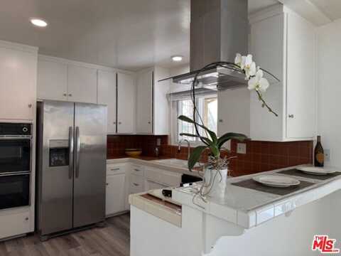 8331 W Manchester Ave, Playa Del Rey, CA 90293