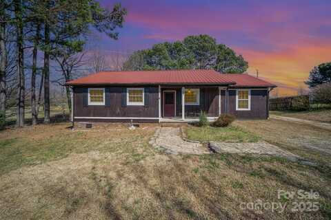 127 Barry Oak Road, Statesville, NC 28625