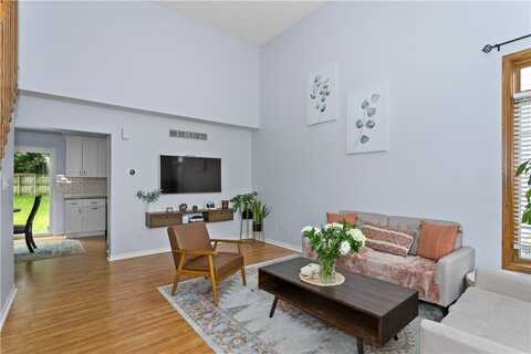 7014 Northview Drive, Urbandale, IA 50322