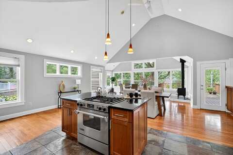 4801 Harwood Drive, Des Moines, IA 50312