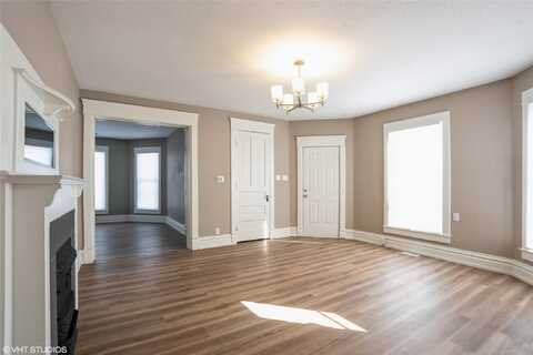 201 E 4th Street S, Newton, IA 50208