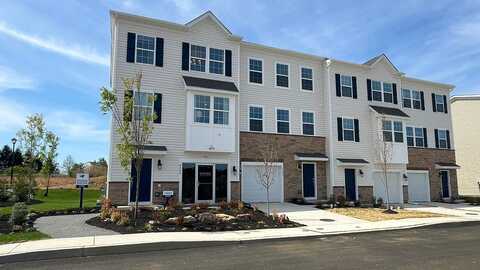 8330 Alexander Court, Breinigsville, PA 18031