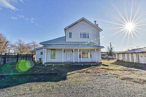 225 S D ST, Washtucna, WA 99371