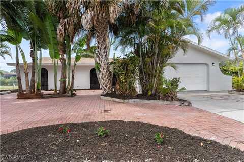 8925 Dorchester Street, Fort Myers, FL 33907