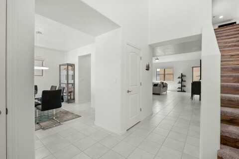 6028 NAUMAN Drive SE, Albuquerque, NM 87106