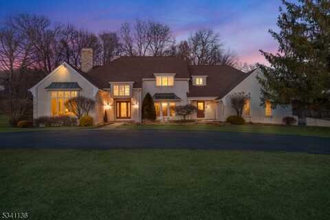 17 Beacon Hill Dr, Chester, NJ 07930