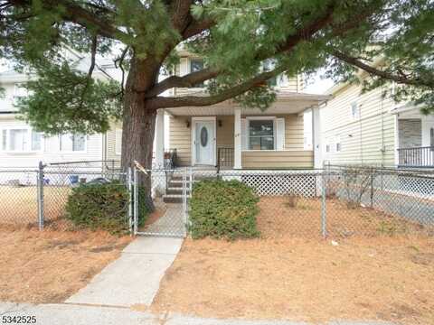 251 Lakeview Ave, Clifton, NJ 07011