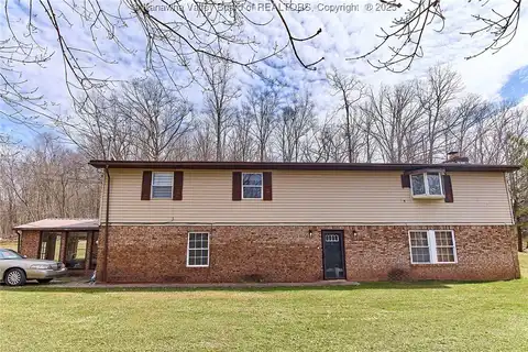 5 Fuquays Creek, Sod, WV 25564