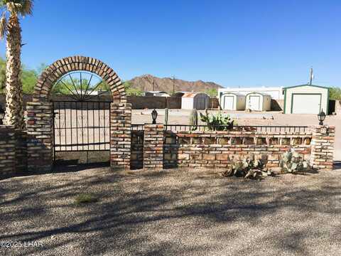 200 N Moon Mountain Ave #22, Quartzsite, AZ 85346