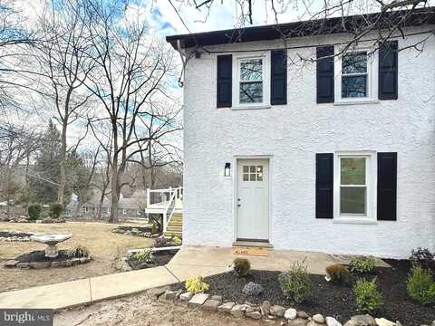 12 DIAMOND ST, ASTON, PA 19014