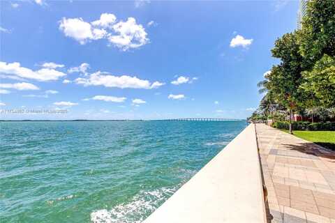 1111 Brickell Bay Dr, Miami, FL 33131