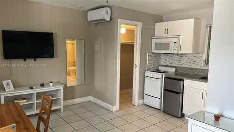 90 Isle Of Venice Dr, Fort Lauderdale, FL 33301