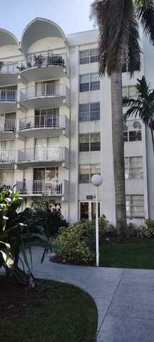 484 NW 165th St Rd, Miami, FL 33169