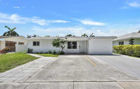 814 NE 4th St, Hallandale Beach, FL 33009