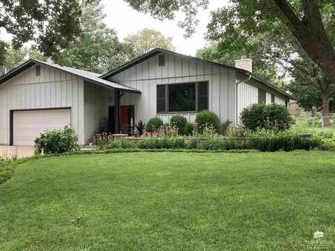 1731 Cedar Crest Drive, Manhattan, KS 66503