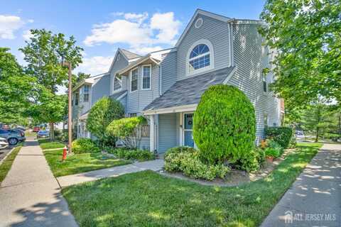 60 Tanglewood Court, Brunswick Gardens, NJ 08852