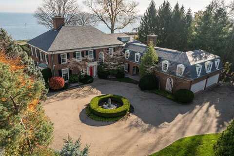 105 Lake Shore, Grosse Pointe Farms, MI 48236